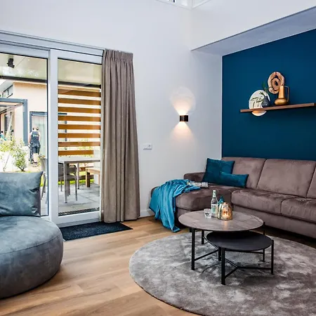 Recreatiewoning 'steenpatrijs' Op Gemoedelijk 度假居 *